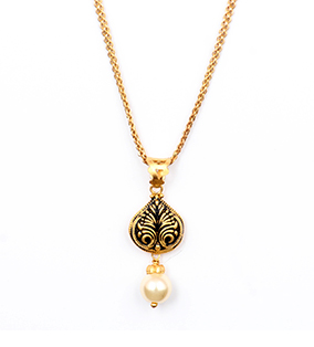 Chain Pendent Shot